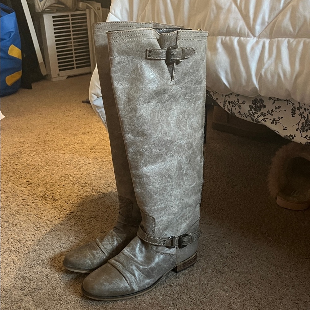 Tall Distressed Steve Madden Distressed Grey Women’s Riding Boots w/ zip Size 8